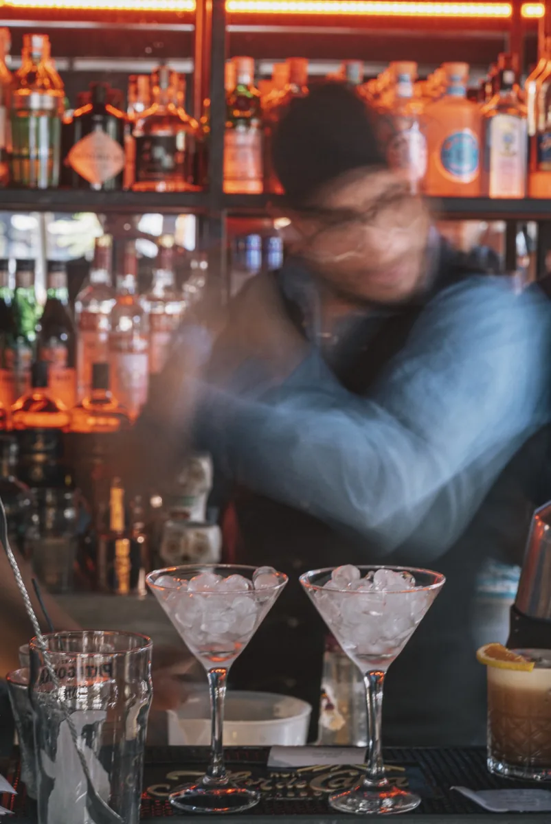 Barman en barra Vitacura