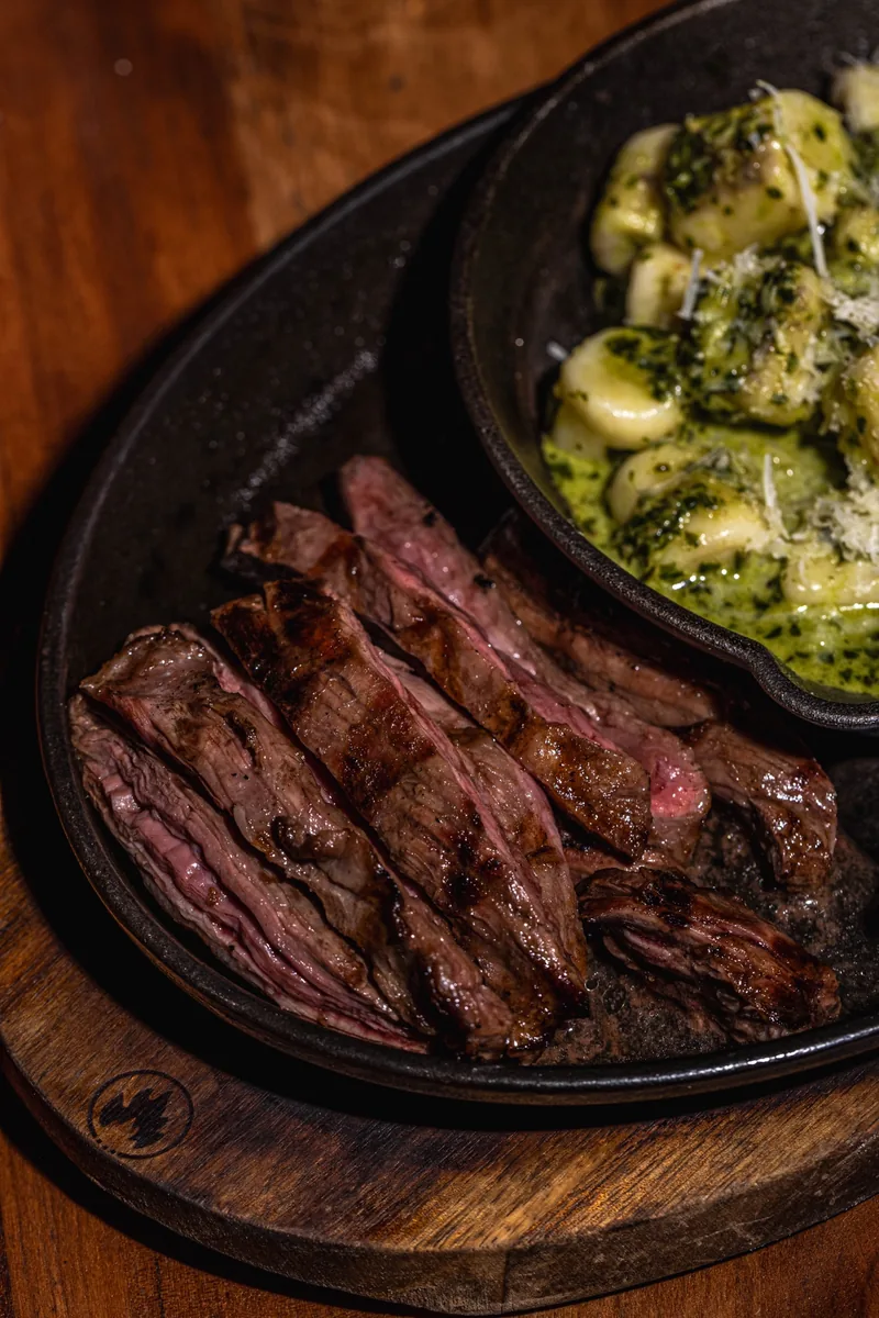 Entraña con Gnocci Pesto